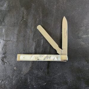 Queen #96 MOP Doctors knife (please note cracked scale seen on picture) knives for sale