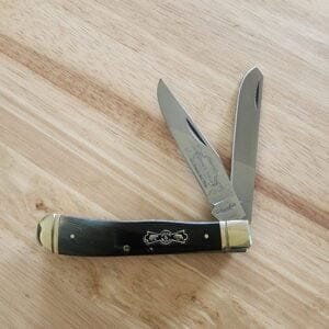 Frost Cutlery Bear and Bull Ox Horn Trapper knives for sale